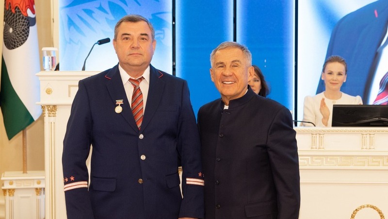 Минниханов вручил госнаграды 17 жителям Казани за значительный вклад в развитие республики