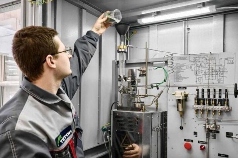 В Омске появились современные лабораторные установки для проверки катализаторов