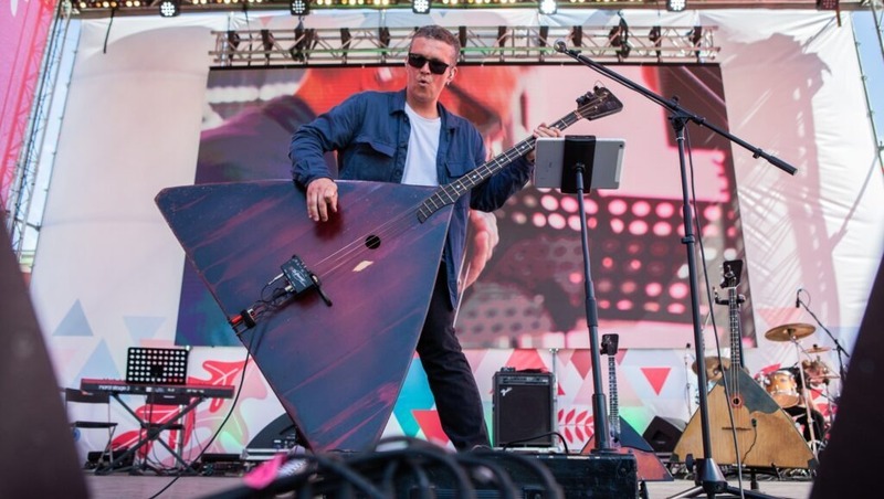 Известный балалаечник Андрей Киряков выступит на масленичном фестивале в Перми