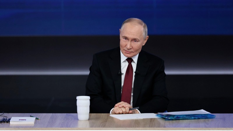 Путин примет участие в пленарной сессии ПМЭФ-2025