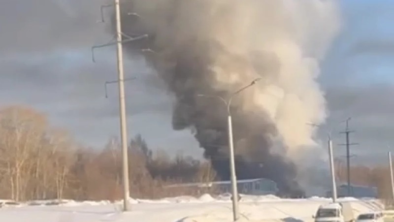 Автомойка загорелась после взрыва газового баллона на ул. Старцева в Перми