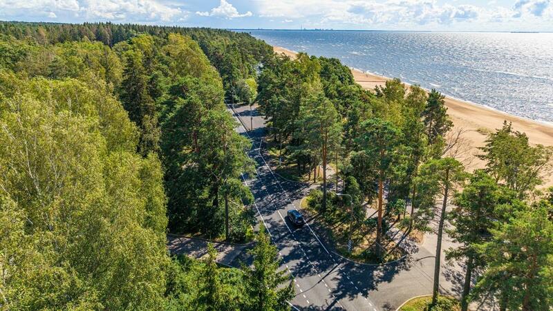 Более 340 дорожных участков к туристическим объектам обновят в России в 2026 году