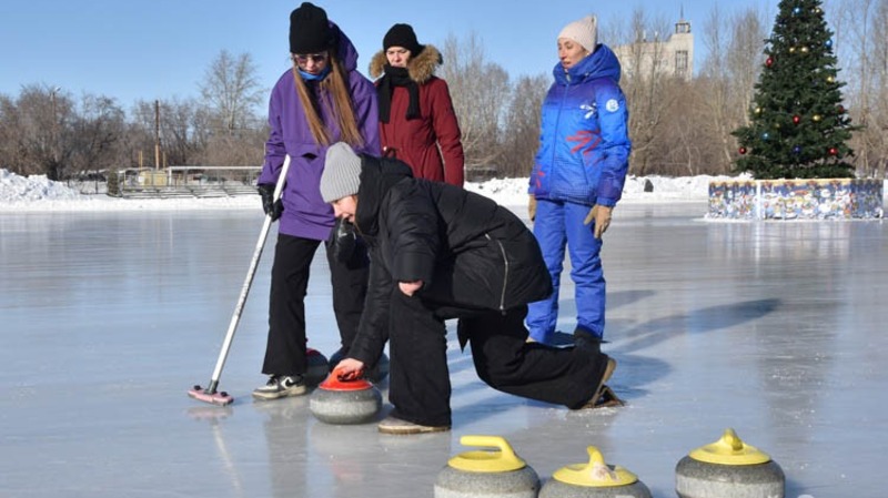 В Омске открываются бесплатные тренировки по кёрлингу