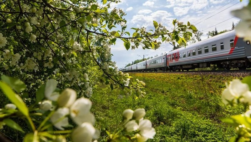Дополнительные поезда запустят из Екатеринбурга в Москву и Санкт-Петербург на майские праздники