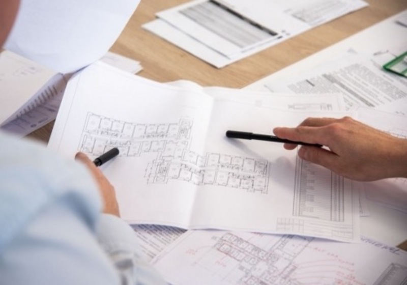 В Омске отреставрируют столетний особняк с мемориальной доской Осипу Лурье