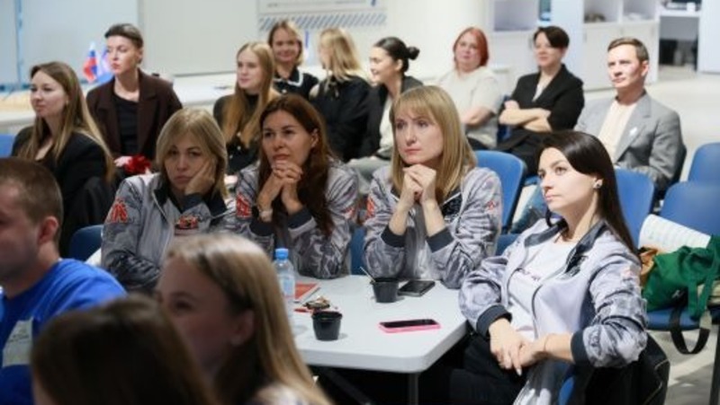 Лучших работников молодежной политики региона наградили в Свердловской области