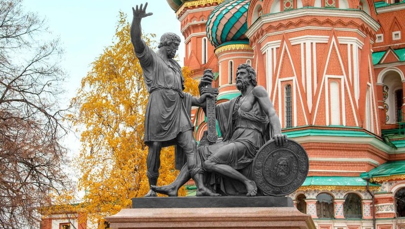 Паслер поздравил уральцев с Днем народного единства