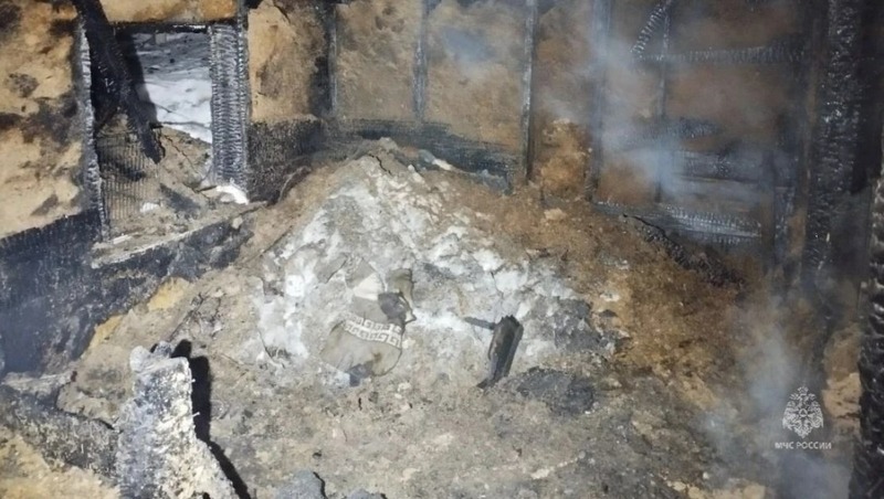 Мужчина и женщина погибли на пожаре в частном доме в Магадане