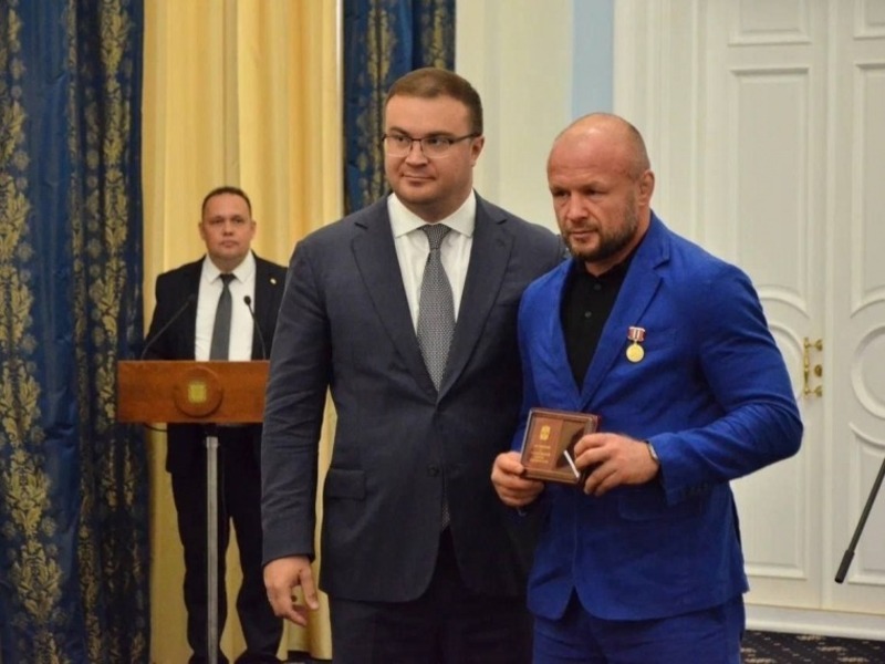 Губернатор Виталий Хоценко вручил госнаграды выдающимся жителям Омской области