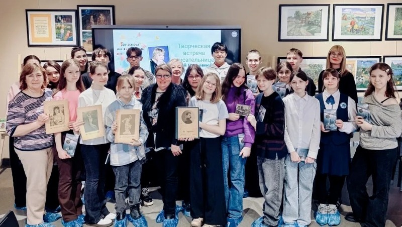 Поэтесса В.Хамидуллина провела творческую встречу с молодёжью Елабуги