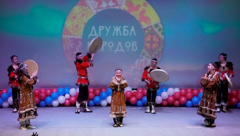 Ансамбль песни и танца народов Севера «Энэр» дал яркий концерт в Сусумане