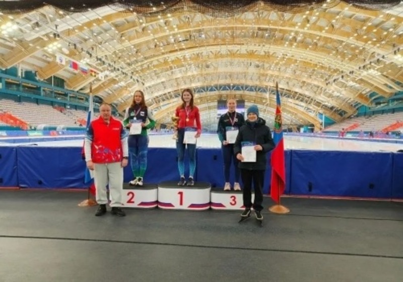 Омичка завоевала золото в первенстве Сибири по конькобежному спорту