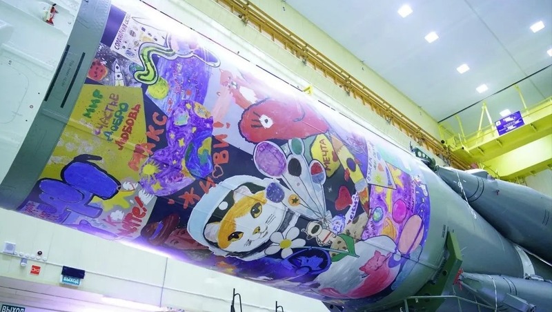 Самарскую ракету «Союз» перед стартом с Байконура украсили детским рисунками