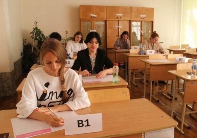 В Омске более 60% школьников на ЕГЭ по математике набрали свыше 60 баллов  