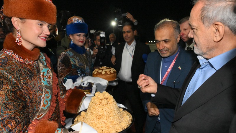 Президент Ирана перед тем, как улететь из Казани, пригласил Минниханова в гости