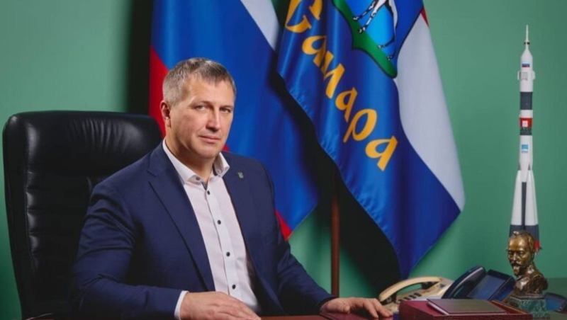 Носков поздравил жителей города с Днём семьи, любви и верности