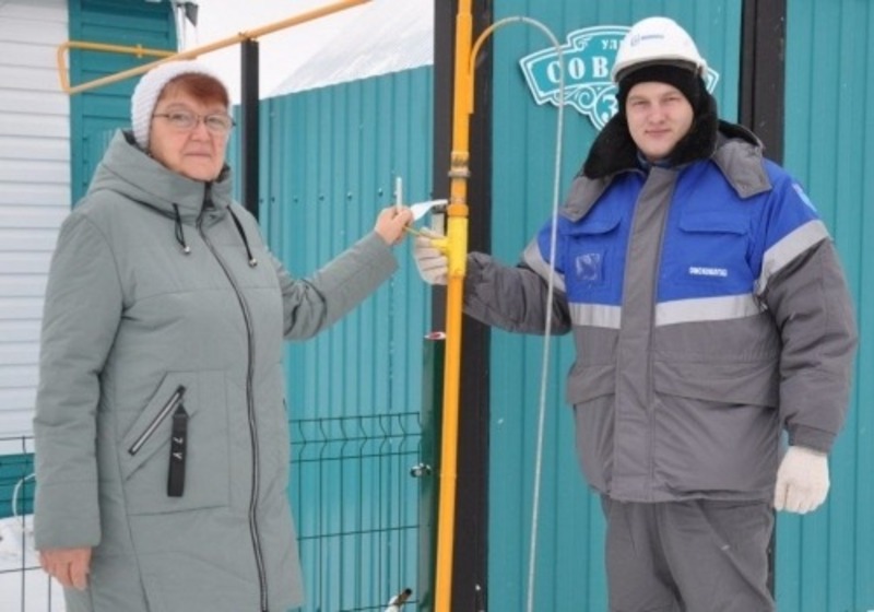 В Большереченском районе еще 122 семьи получили компенсации за подключение к газу