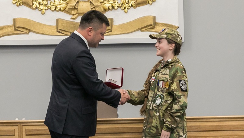 Мавлиев наградил 5 волонтёров в преддверии Дня добровольца в Уфе