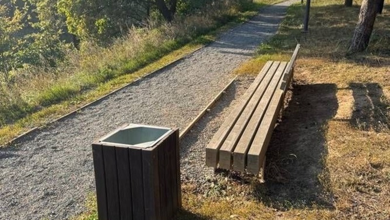 Более 20 новых урн установили на прогулочных аллеях в Елабуге