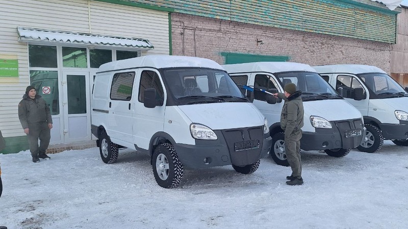 3 новых автомобиля передали в парк лесопожарной техники Омской области