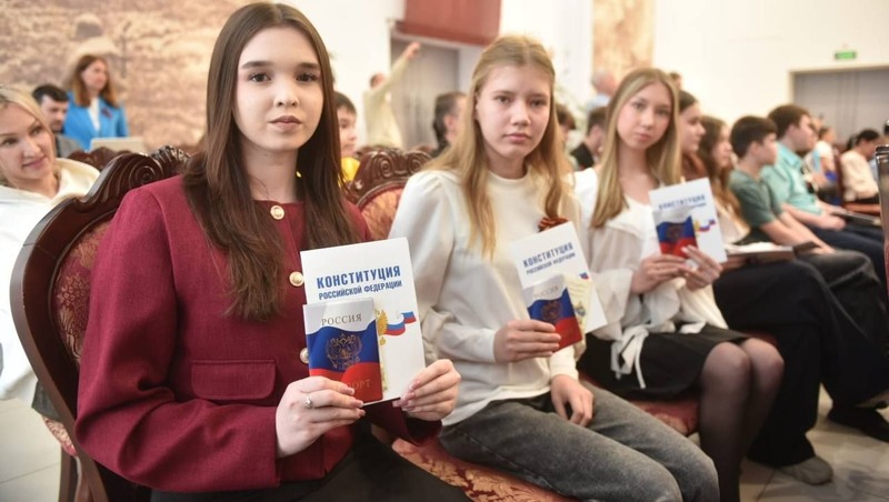 Челнинцам вручили паспорта