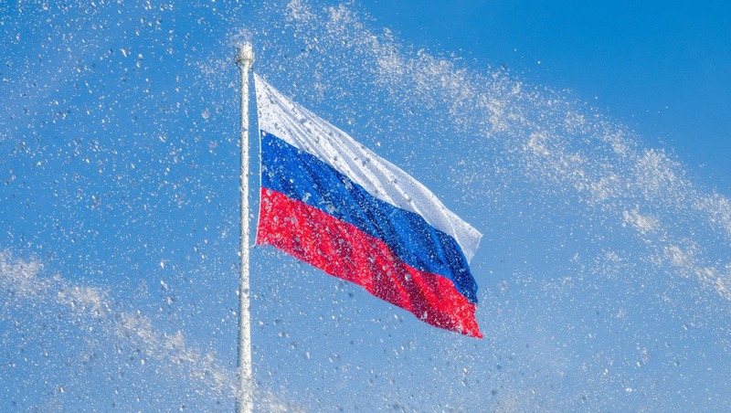 Более 130 мероприятий ко Дню государственного флага состоятся в Петербурге