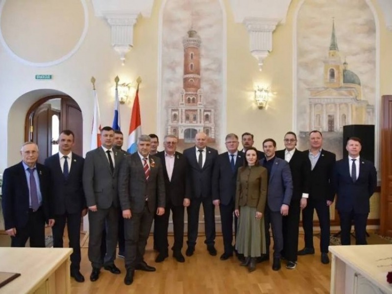 Мэр Шелест и Корбут наградили омских меценатов