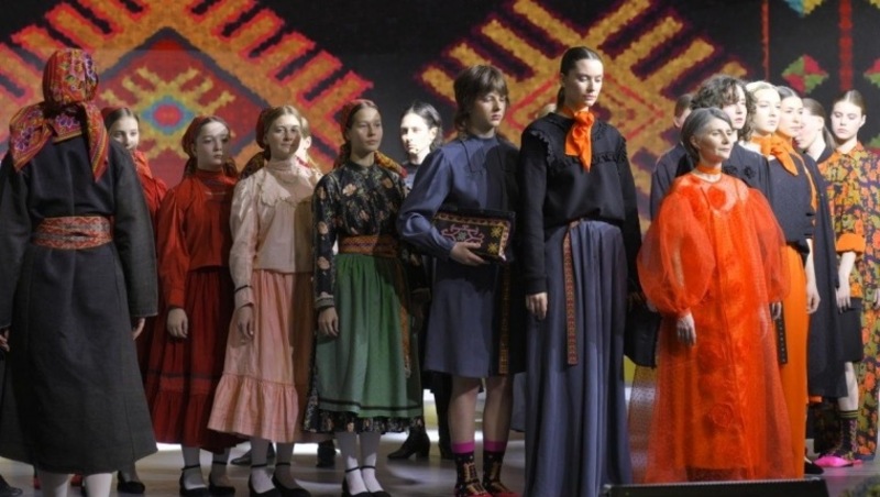 Омская область привезет в Москву узоры и силуэты села Крестики