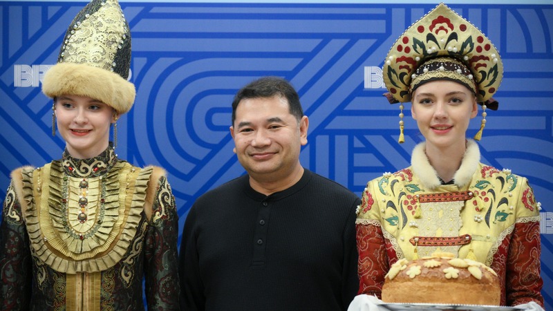 В Казань для участия в саммите БРИКС прибыл министр экономики Малайзии