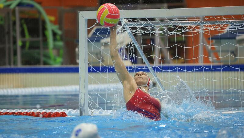 Сборная России одержала вторую победу подряд на Кубке мира по водному поло