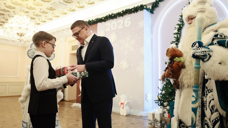 Текслер исполнил новогодние желания детей в рамках благотворительных акций