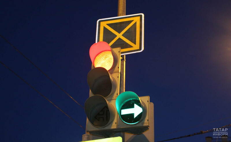 Весеннюю мойку дорожных объектов начали в Казани