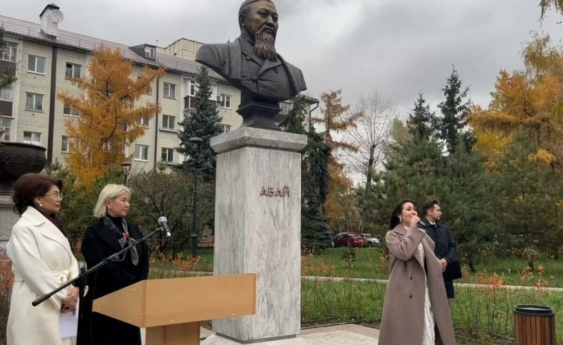 Министры культуры Татарстана и Казахстана открыли памятник Абаю Кунанбаеву