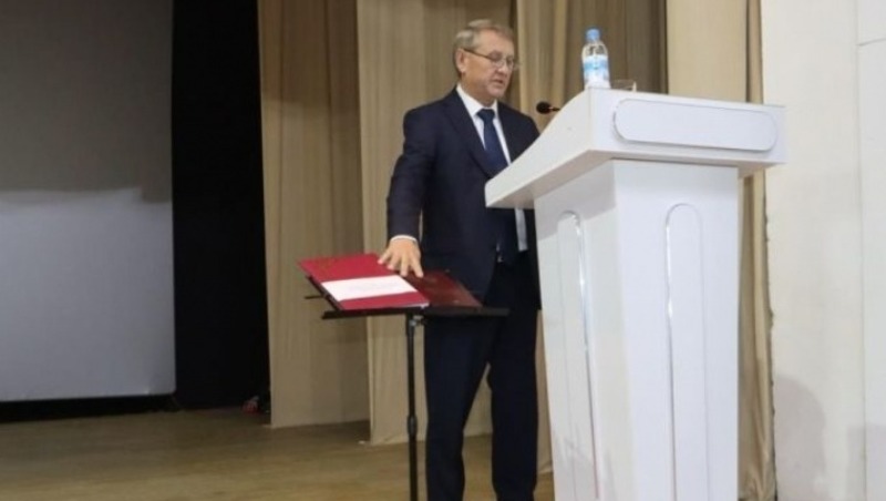 Депутаты Оконешниковского района переизбрали главой Сергея Степанова