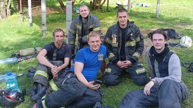 Пожарные Ленобласти спасли кошку из горящего дома
