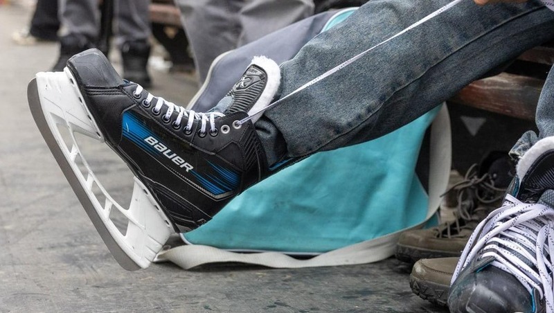 Около 100 бесплатных ледовых катков открылось в Челябинске к праздникам