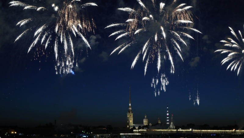 Новогодний фейерверк в центре города отменили в Петербурге