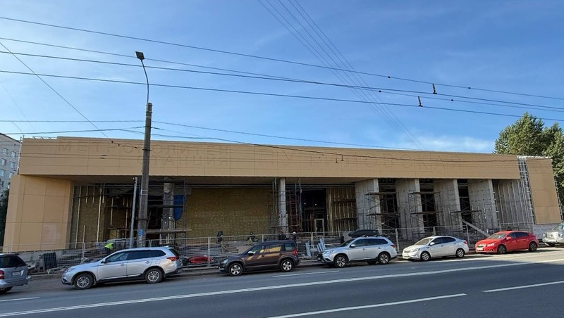 Специалисты приступили к облицовке входа на «Путиловскую»