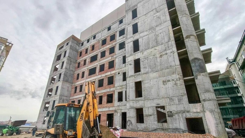 Хоценко: Все 7 этажей нового операционного медико-хирургического центра полностью возведены