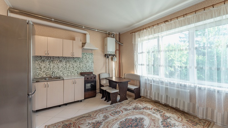 Около 1,2 тыс. детей-сирот получили квартиры с мебелью в Петербурге за 2 года