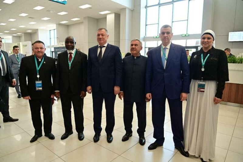 Минниханов и Хуснуллин осмотрели выставку Russia Halal Expo