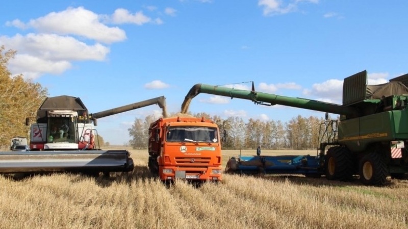 В Омской области сняли режим ЧС из-за сложной уборочной
