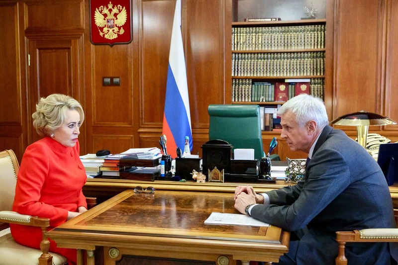 Сергей Носов и Валентина Матвиенко провели рабочую встречу