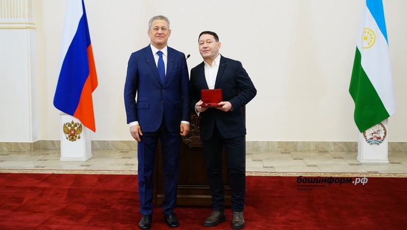 Р.Хабиров вручил госнаграды выдающимся жителям Башкирии в преддверии Дня защитника Отечества