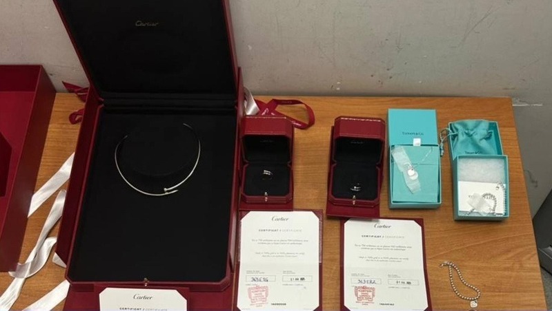 За контрабанду ювелирных украшений на 1,6 млн руб. будут судить жительницу РТ