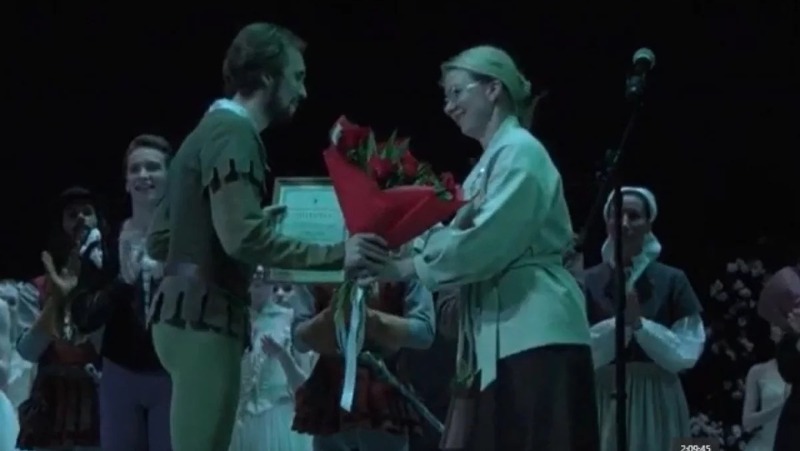 Минкульт А.Платонова вручила награды артистам в честь 100-летия Пермского балета