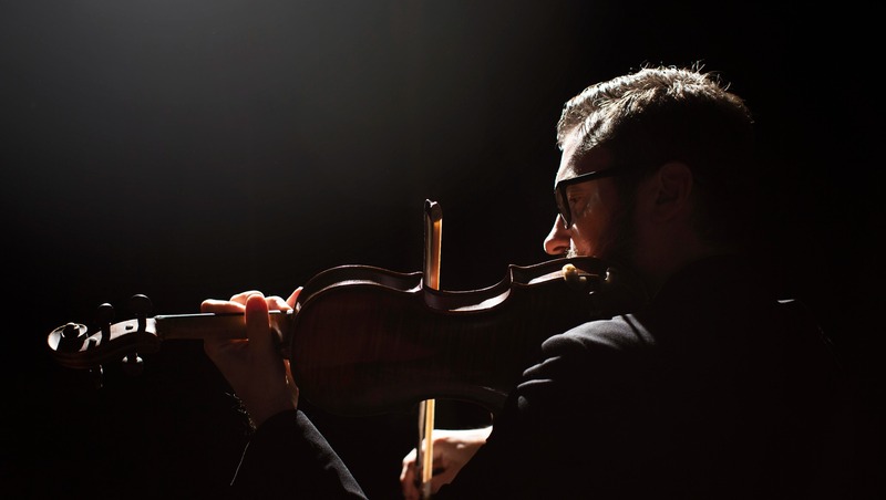 Дмитрий Дюжев и Зара выступят на благотворительном концерте в Екатеринбурге 22 декабря