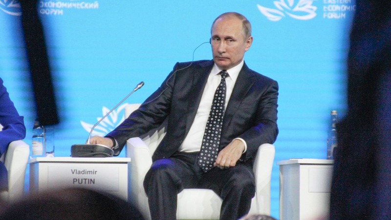 Путин заявил о необходимости придать мировой экономике цивилизованный характер
