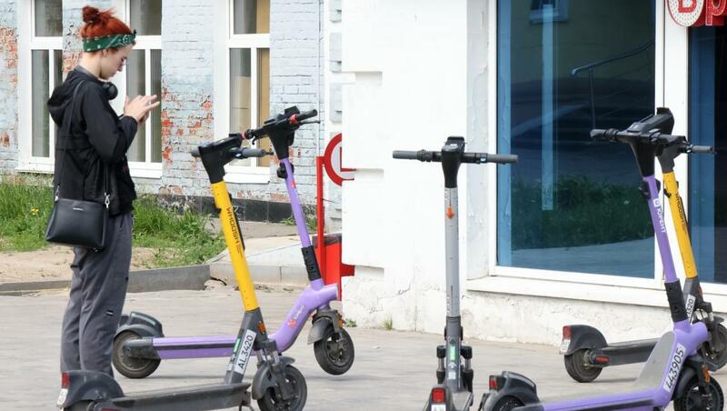 Прокатных самокатов в Нижнем Новгороде стало почти втрое меньше
