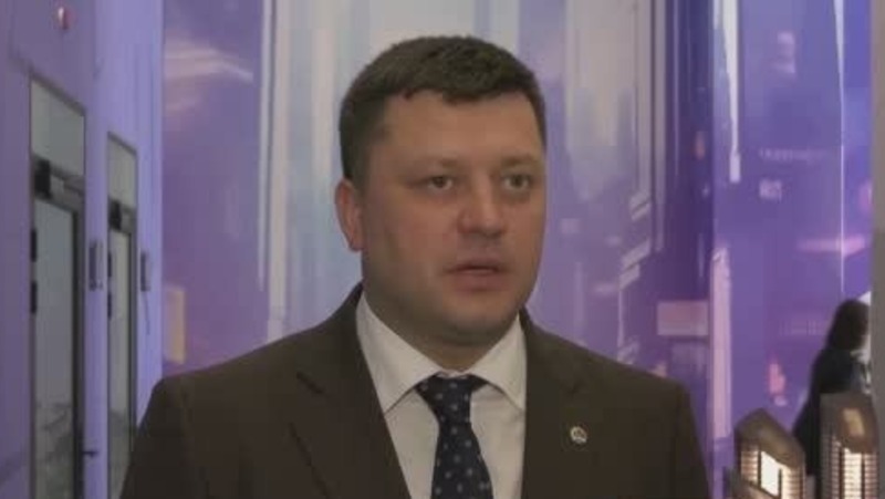 Р.Мавлиев наградил 12 победителей Уфимской предпрофессиональной олимпиады среди школьников